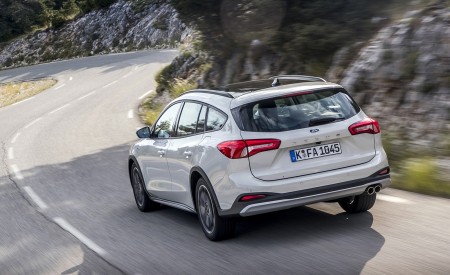 2019 Ford Focus Active Wagon (Color: Metropolis White) Rear Three-Quarter Wallpapers 450x275 (8)