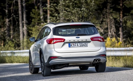 2019 Ford Focus Active Wagon (Color: Metropolis White) Rear Wallpapers 450x275 (21)