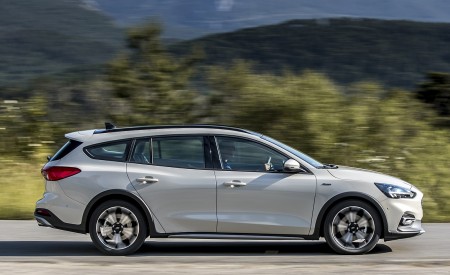 2019 Ford Focus Active Wagon (Color: Metropolis White) Side Wallpapers 450x275 (11)
