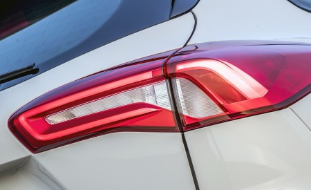 2019 Ford Focus Active Wagon (Color: Metropolis White) Tail Light Wallpapers 450x275 (26)