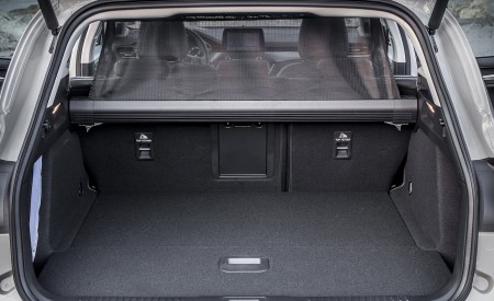 2019 Ford Focus Active Wagon (Color: Metropolis White) Trunk Wallpapers 450x275 (54)