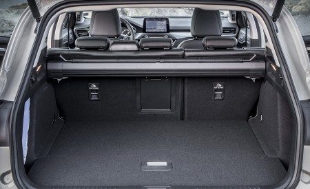 2019 Ford Focus Active Wagon (Color: Metropolis White) Trunk Wallpapers 450x275 (52)