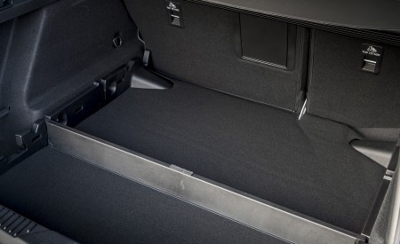 2019 Ford Focus Active Wagon (Color: Metropolis White) Trunk Wallpapers 450x275 (50)