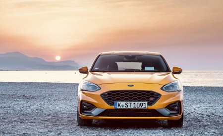 2019 Ford Focus ST (Euro-Spec; Color: Orange Fury) Front Wallpapers 450x275 (40)