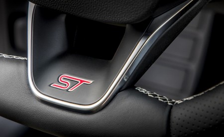 2019 Ford Focus ST (Euro-Spec; Color: Orange Fury) Interior Detail Wallpapers 450x275 (69)