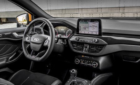 2019 Ford Focus ST (Euro-Spec; Color: Orange Fury) Interior Wallpapers 450x275 (64)