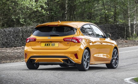 2019 Ford Focus ST (Euro-Spec; Color: Orange Fury) Rear Three-Quarter Wallpapers 450x275 (10)