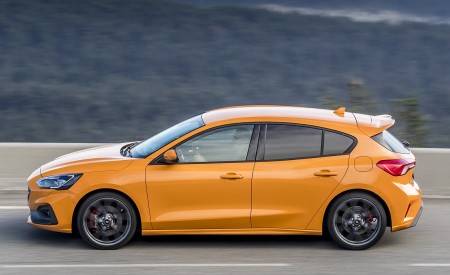 2019 Ford Focus ST (Euro-Spec; Color: Orange Fury) Side Wallpapers 450x275 (23)