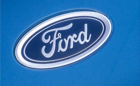 2019 Ford Focus ST (Euro-Spec; Color: Performance Blue) Badge Wallpapers 450x275 (153)