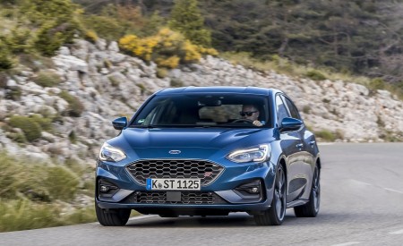 2019 Ford Focus ST (Euro-Spec; Color: Performance Blue) Front Wallpapers 450x275 (132)