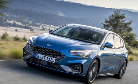 2019 Ford Focus ST (Euro-Spec; Color: Performance Blue) Front Wallpapers 450x275 (116)