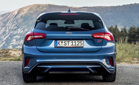2019 Ford Focus ST (Euro-Spec; Color: Performance Blue) Rear Wallpapers 450x275 (143)
