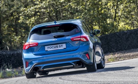 2019 Ford Focus ST (Euro-Spec; Color: Performance Blue) Rear Wallpapers 450x275 (128)