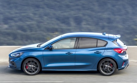 2019 Ford Focus ST (Euro-Spec; Color: Performance Blue) Side Wallpapers 450x275 (135)