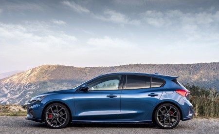 2019 Ford Focus ST (Euro-Spec; Color: Performance Blue) Side Wallpapers 450x275 (144)