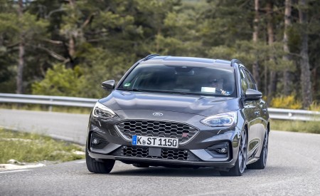 2019 Ford Focus ST Wagon (Euro-Spec; Color: Magnetic) Front Wallpapers 450x275 (172)
