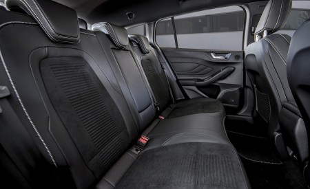 2019 Ford Focus ST Wagon (Euro-Spec; Color: Magnetic) Interior Rear Seats Wallpapers 450x275 (198)