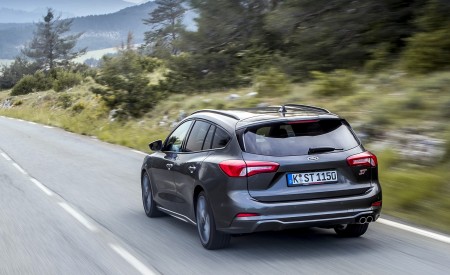 2019 Ford Focus ST Wagon (Euro-Spec; Color: Magnetic) Rear Three-Quarter Wallpapers 450x275 (175)