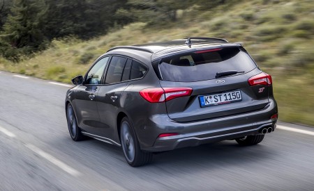 2019 Ford Focus ST Wagon (Euro-Spec; Color: Magnetic) Rear Three-Quarter Wallpapers 450x275 (166)