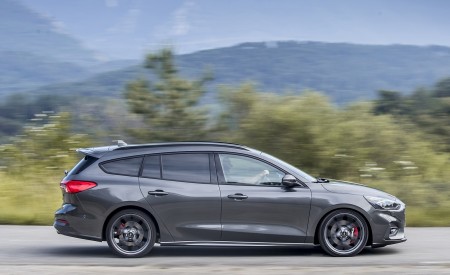 2019 Ford Focus ST Wagon (Euro-Spec; Color: Magnetic) Side Wallpapers 450x275 (178)