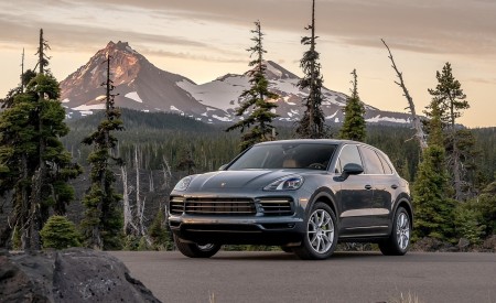 2019 Porsche Cayenne E-Hybrid (US-Spec) Front Three-Quarter Wallpapers 450x275 (18)