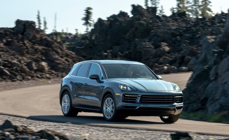 2019 Porsche Cayenne E-Hybrid (US-Spec) Front Three-Quarter Wallpapers 450x275 (4)