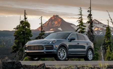 2019 Porsche Cayenne E-Hybrid (US-Spec) Front Three-Quarter Wallpapers 450x275 (19)