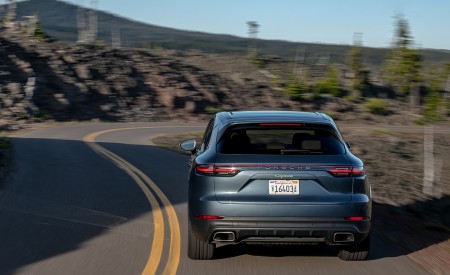 2019 Porsche Cayenne E-Hybrid (US-Spec) Rear Wallpapers 450x275 (13)