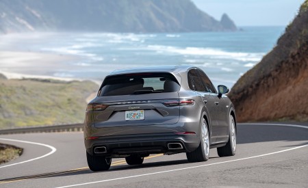 2019 Porsche Cayenne E-Hybrid (US-Spec) Rear Wallpapers 450x275 (14)