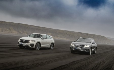 2019 Volkswagen Touareg ONE Million Front Three-Quarter Wallpapers 450x275 (2)