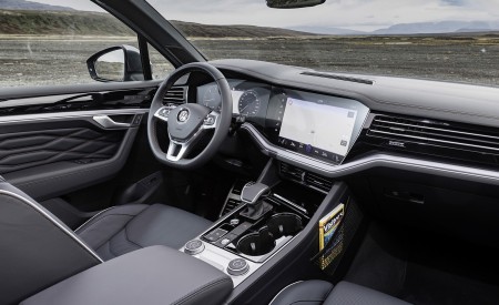 2019 Volkswagen Touareg ONE Million Interior Wallpapers 450x275 (24)