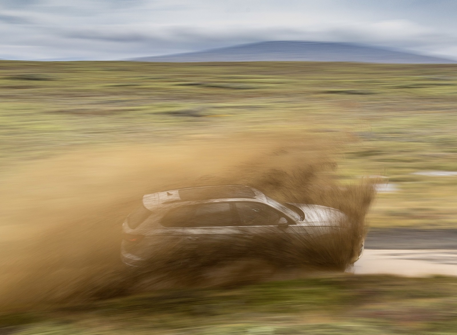 2019 Volkswagen Touareg ONE Million Off-Road Wallpapers (15)