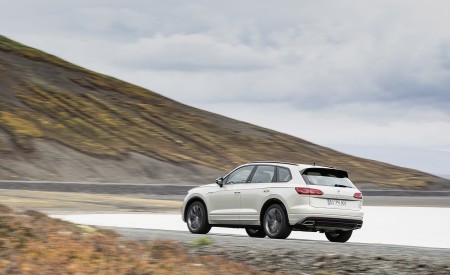 2019 Volkswagen Touareg ONE Million Rear Three-Quarter Wallpapers 450x275 (7)