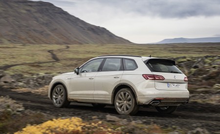 2019 Volkswagen Touareg ONE Million Rear Three-Quarter Wallpapers 450x275 (6)