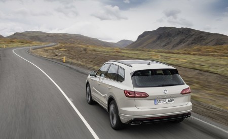 2019 Volkswagen Touareg ONE Million Rear Three-Quarter Wallpapers 450x275 (3)