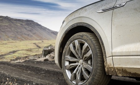 2019 Volkswagen Touareg ONE Million Wheel Wallpapers 450x275 (21)