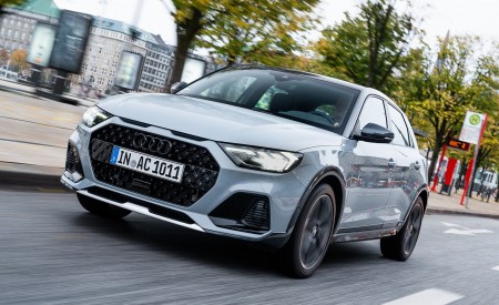 2020 Audi A1 Citycarver (Color: Arrow Gray) Front Three-Quarter Wallpapers 450x275 (2)