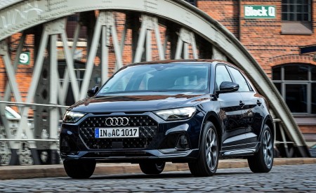 2020 Audi A1 Citycarver (Color: Firmament Blue) Front Three-Quarter Wallpapers 450x275 (16)