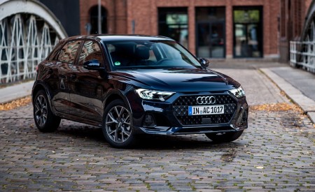2020 Audi A1 Citycarver (Color: Firmament Blue) Front Three-Quarter Wallpapers 450x275 (19)