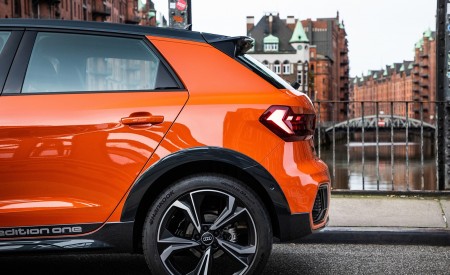 2020 Audi A1 Citycarver (Color: Pulse Orange) Detail Wallpapers 450x275 (44)