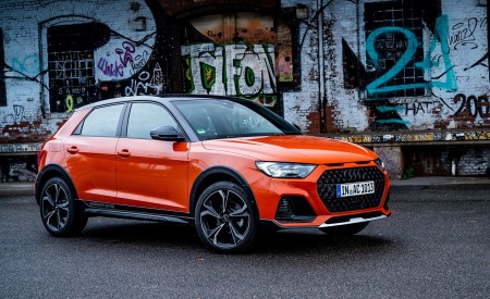 2020 Audi A1 Citycarver (Color: Pulse Orange) Front Three-Quarter Wallpapers 450x275 (42)