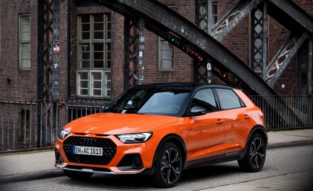 2020 Audi A1 Citycarver (Color: Pulse Orange) Front Three-Quarter Wallpapers 450x275 (39)