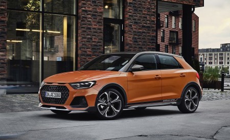 2020 Audi A1 Citycarver (Color: Pulse Orange) Front Three-Quarter Wallpapers 450x275 (78)
