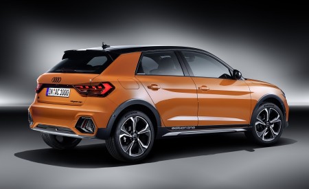 2020 Audi A1 Citycarver (Color: Pulse Orange) Rear Three-Quarter Wallpapers 450x275 (96)