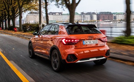 2020 Audi A1 Citycarver (Color: Pulse Orange) Rear Three-Quarter Wallpapers 450x275 (30)