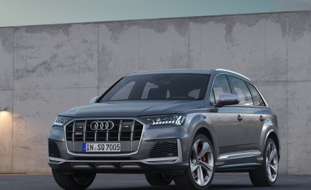 2020 Audi SQ7 TDI (Color: Daytona Gray) Front Three-Quarter Wallpapers 450x275 (119)