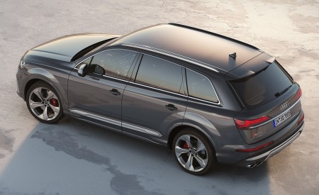 2020 Audi SQ7 TDI (Color: Daytona Gray) Rear Three-Quarter Wallpapers 450x275 (122)