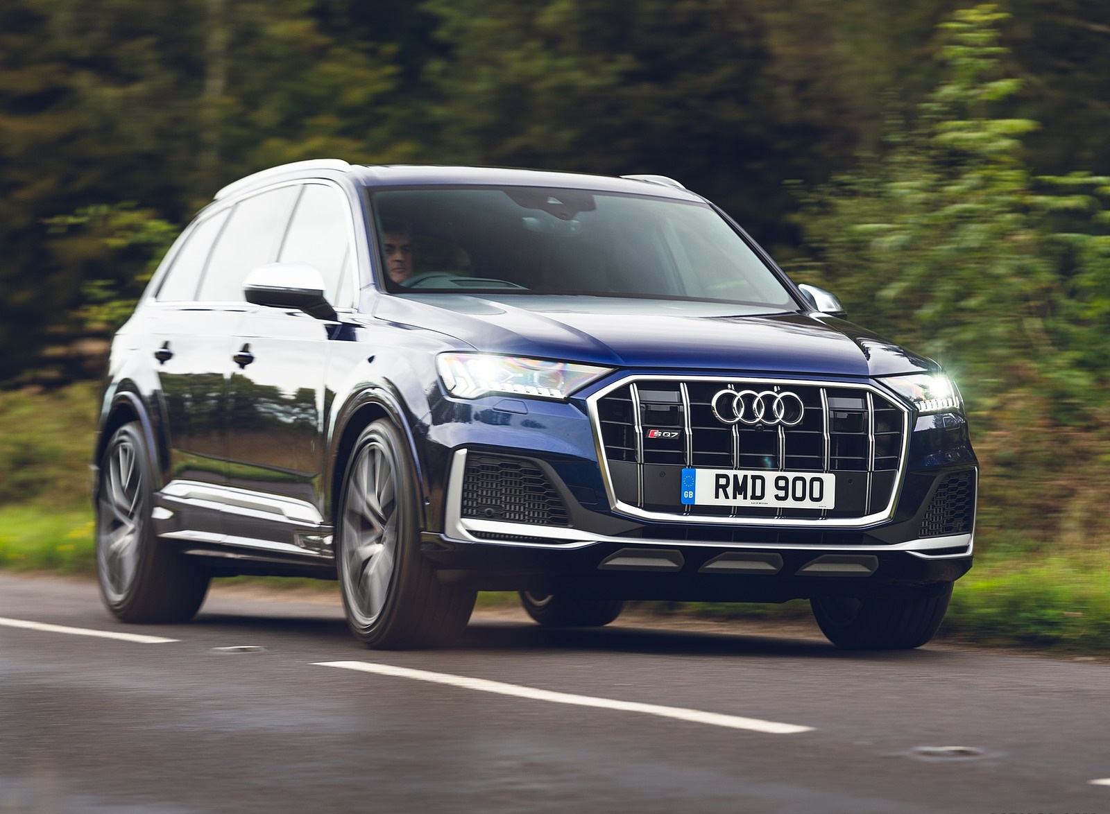 2020 Audi SQ7 TDI Vorsprung (UK-Spec) Front Three-Quarter Wallpapers #4 of 140