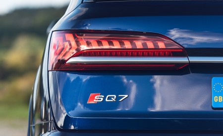 2020 Audi SQ7 TDI Vorsprung (UK-Spec) Tail Light Wallpapers 450x275 (62)