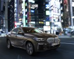 2020 BMW X6 M50i Front Three-Quarter Wallpapers 150x120